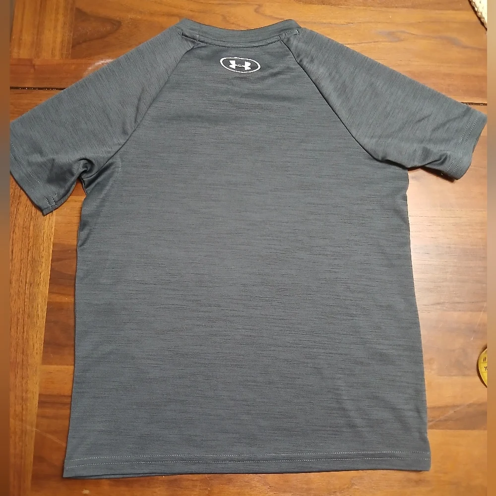 Under Armour‎ Kids Charcoal Gray Tee